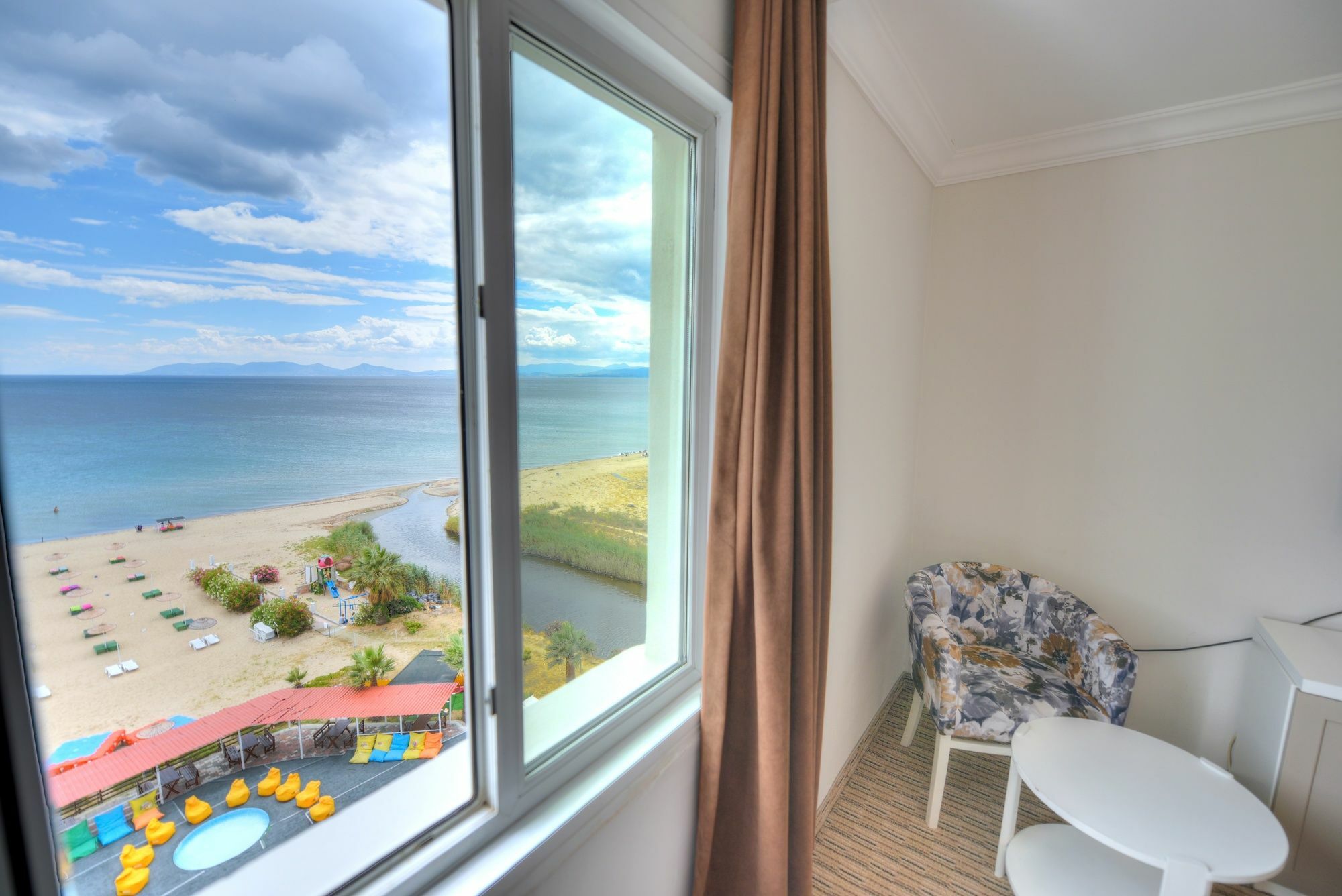 Alder Hotel Ayvalı Esterno foto